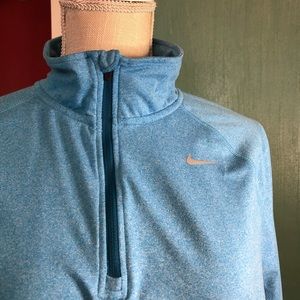 Nike/The North face women’s 🏃‍♀️ runner long sleeve shirt bundle deal